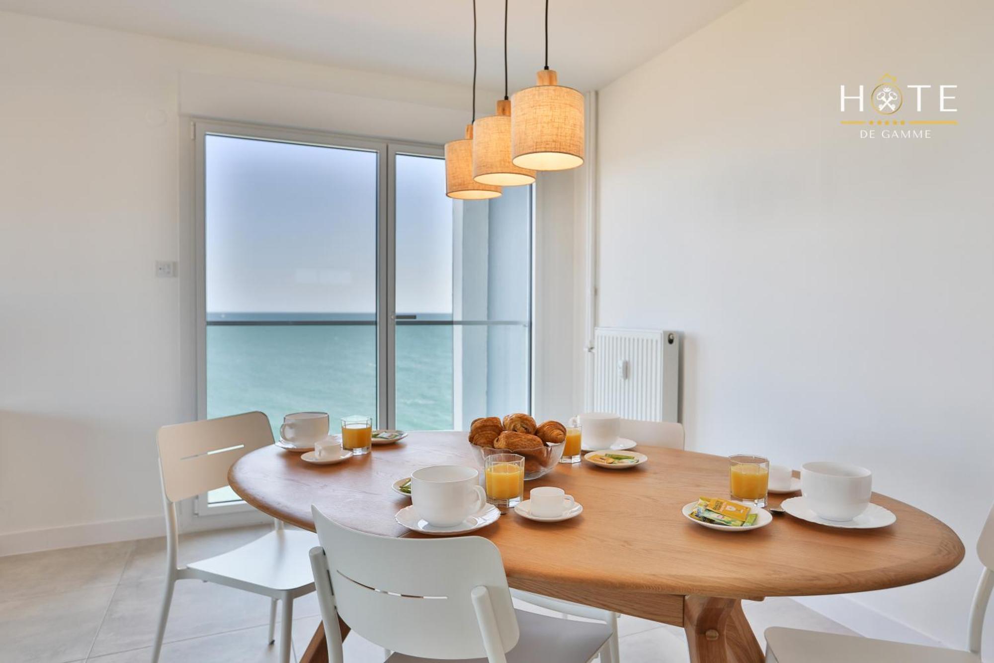Appartement De Caractere, Superbe Vue Mer 280° La Chaume Exterior photo